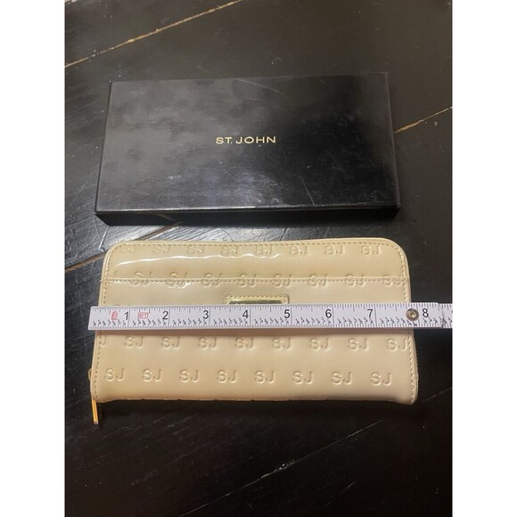 St John Women's Cream Zip Around Genuine Patent Leather Wallet, new in box - Picture 9 of 10